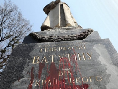 Минкульт разрешил демонтаж памятников Ватутину и Чкалову в Киеве