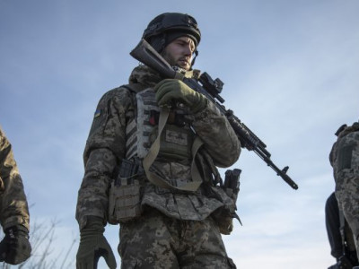 Австралійські інструктори розпочали підготовку українських військових у Британії (відео)