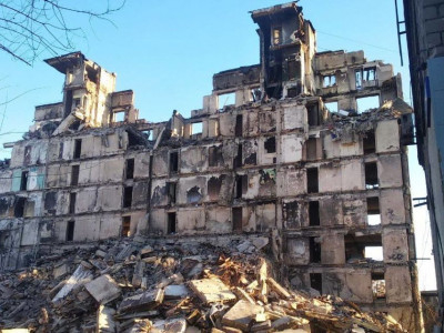 В оккупированном Мариуполе массово проверяют телефоны у школьников