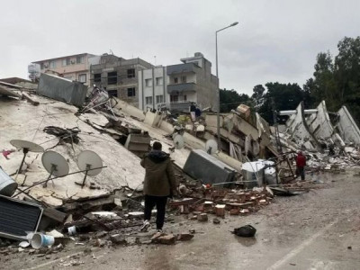 В Турции более 5400 погибших при землетрясении