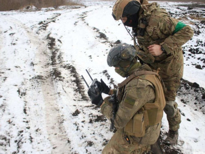 Рашисты пытаются взять под контроль две трассы: Константиновка - Бахмут и Славянск - Бахмут