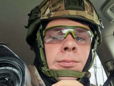 Жена Дмитрия Комарова публично обратилась к нему и рассказала, чем он занимается: Люблю и горжусь моим мужем