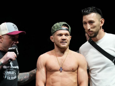 Фанаты UFC беспокоятся, что бойцов секундирует казахстанский менеджер