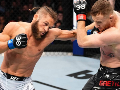 Топовый легковес UFC назвал уроженца Казахстана «настоящим воином»