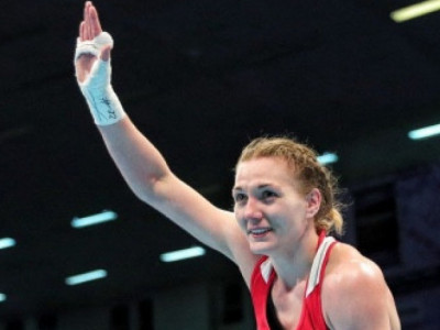 Казахстанка одержала тяжелую победу в 1/8 финала ЧМ по боксу в Индии