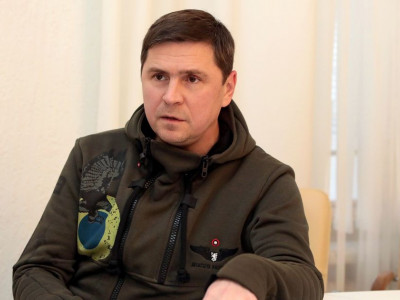 Могли бы взять Берлин, но пошли через Бахмут: у Зеленского потролили окупантов