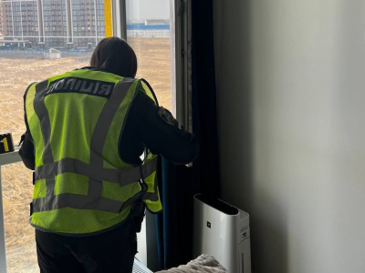 Под Киевом женщина выбросила из окна новорожденного сына, он погиб