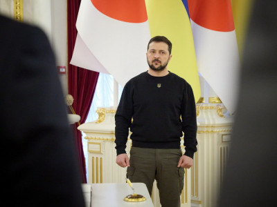 Зеленский призвал усилить давление на Россию после новой атаки дронами и ракетами