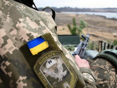 Бахмут: ожесточенные бои на юге и севере города. Попытки оккупантов наступать на Авдеевском направлении