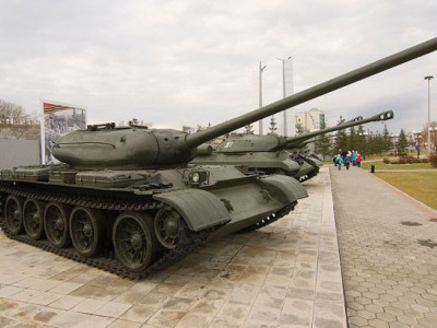Россия отправила на фронт одни из старейших танков Т-54/55, – CIT (видео)