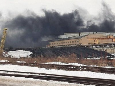 В рф пожар на Ярославском моторном заводе