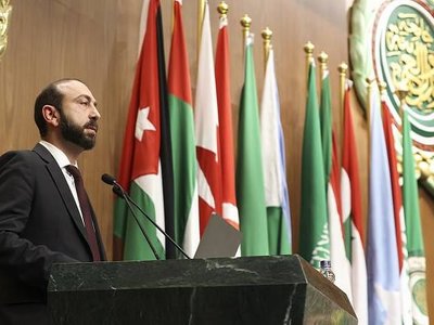 Глава МИД Армении назвал три направления переговоров с Азербайджаном