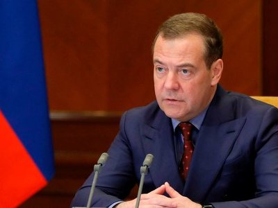 Медведев назвал безумную причину вторжения в Украину