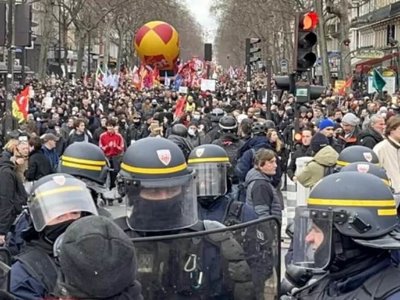 Франция в огне: горит здание мэрии, пострадали десятки полицейских (ВИДЕО)