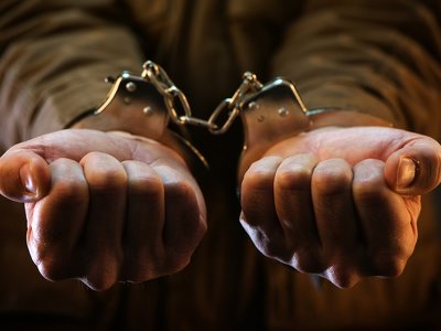 Находящийся в бегах мужчина был пойман из-за глупой ошибки