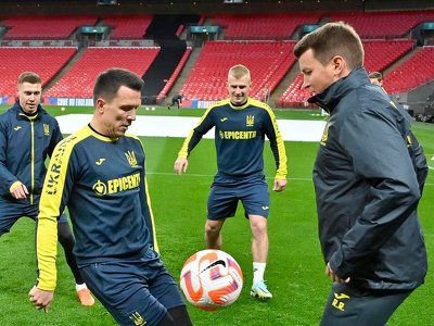“Мені було соромно”: знаменитий тренер розкритикував рішення Ротаня випустити Коноплянку у грі з Англією