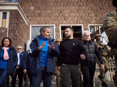 Зеленский - Гросси: без вывода российских войск с ЗАЭС инициативы по восстановлению ядерной безопасности обречены на неудачу