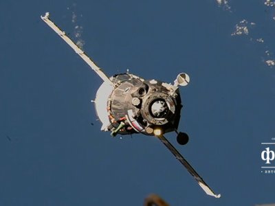 Пробитый метеоритом российский космический корабль «Союз» сегодня попытаются сбросить в казахскую степь