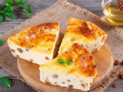 Вкуснейшая творожная запеканка без муки и сахара. Рецепт