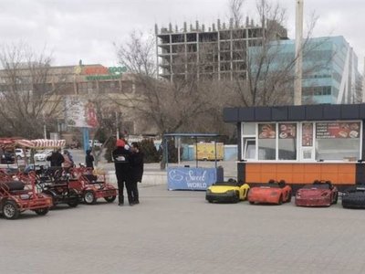 Актауских торговцев обязали освободить набережную до конца марта