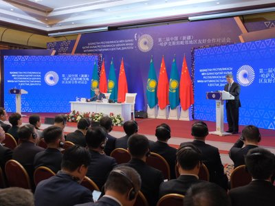 Казахстан и Китай заключили 16 двусторонних документов