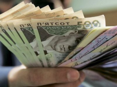 В Украине могут в три этапа поднять минимальную заработную плату