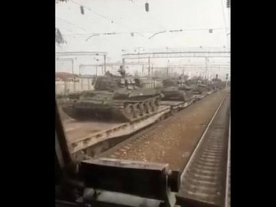 В Росії зафіксували новий ешелон “модернізованих” Т-62М (відео)