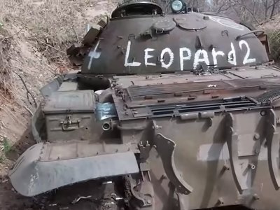 Захваченный танк Т-62: украинские танкисты отремонтировали и вывели на поле боя (Видео)