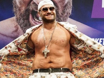 Глава WBC высказался о следующем сопернике Фьюри после срыва боя с Усиком