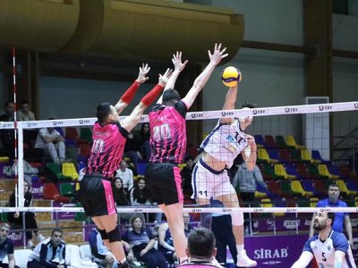 Первые полуфиналы мужского чемпионата страны