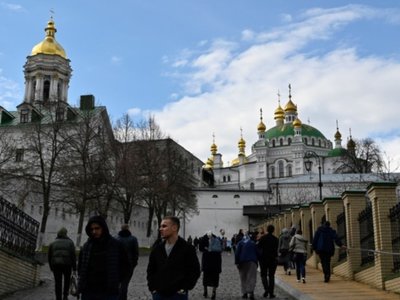 Прихожане остались на ночь в Киево-Печерской лавре, опасаясь захвата — Financial Times