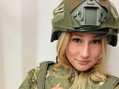 Катя Нікітіна з “Жіночого кварталу” похвалилася фігурою у шкіряному вбранні