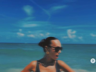 Відпочиває на пляжі у Маямі: учасниця “Холостяка-12” у купальнику продемонструвала сексуальну фігуру (ФОТО)