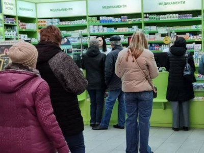 Продажа лекарств через Е-рецепт в Украине с 1 апреля привела к огромным очередям в аптеках