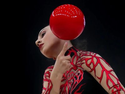 Агамирова вышла в финалы Кубка мира и идет четвертой в многоборье