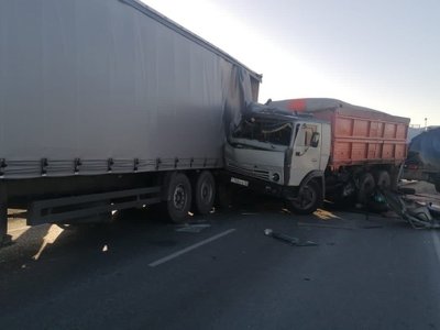 Несколько фур из Казахстана попали в крупное ДТП в России