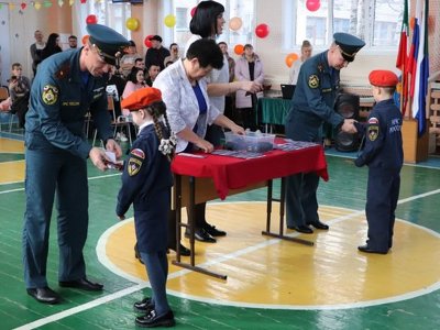Кадетські класи та юнармія: як росіяни вербують херсонську молодь у тимчасовій окупації
