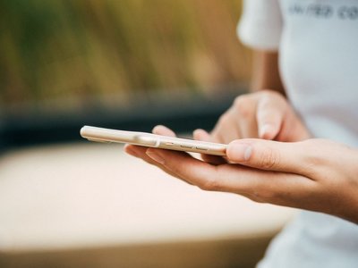 Українців попереджають про шахраїв: телефонують під виглядом міжнародної організації