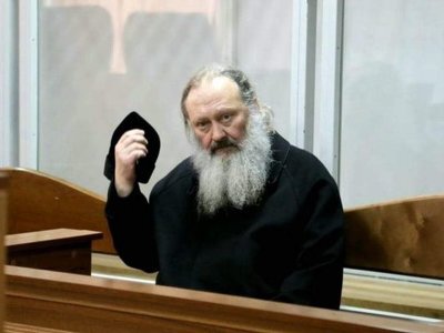 Наместника Киево-Печерской лавры принудительно доставили из больницы и арестовали — Financial Times