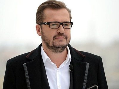Зовсім не колишня дружина Олена Мозгова: Олександр Пономарьов показав красуню, від якої не може відірватися
