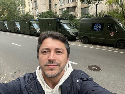 Сергій Притула поглузував з Ані Лорак на фоні чуток про підтримку ЗСУ: “Працюй, наша пташечко!”