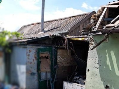 Захватчики обстреляли поселок в Херсонской области, чем убили мужчину