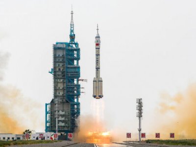 Китай запустив на орбіту корабель “Шеньчжоу-16” з трьома космонавтами на борту