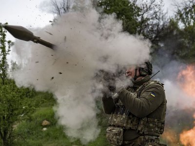 Украинские военные отразили 27 вражеских атак на фронте: главное по возведению Генштаба