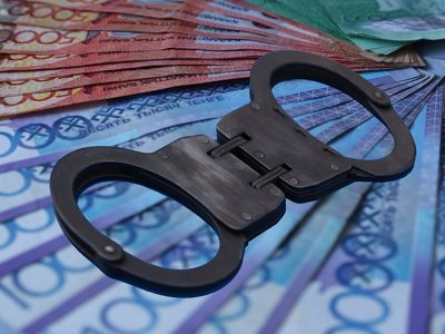 Начальника отдела полиции и следователя из Шымкента подозревают в получении взятки