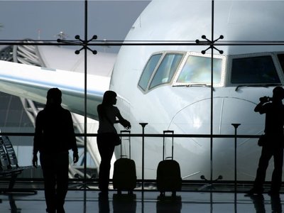 «В Европе и США дешевле»: Смаилов возмутился ценами на авиабилеты в Казахстане