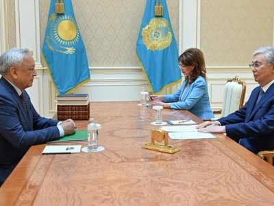 Касым-Жомарт Токаев принял председателя Союза писателей Мереке Кулкенова
