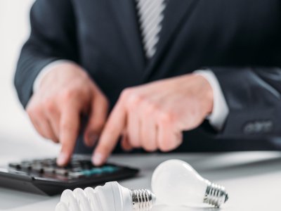 Повышением тарифов на свет Шмыгаль подыграл Ахметову - СМИ