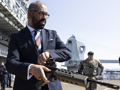 Солсберецкий шпиль упадет на голову: в РФ грозят отравлением британскому министру (видео)