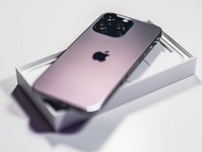 Apple в новой iOS планирует превратить заблокированные iPhone в умные дисплеи - Bloomberg